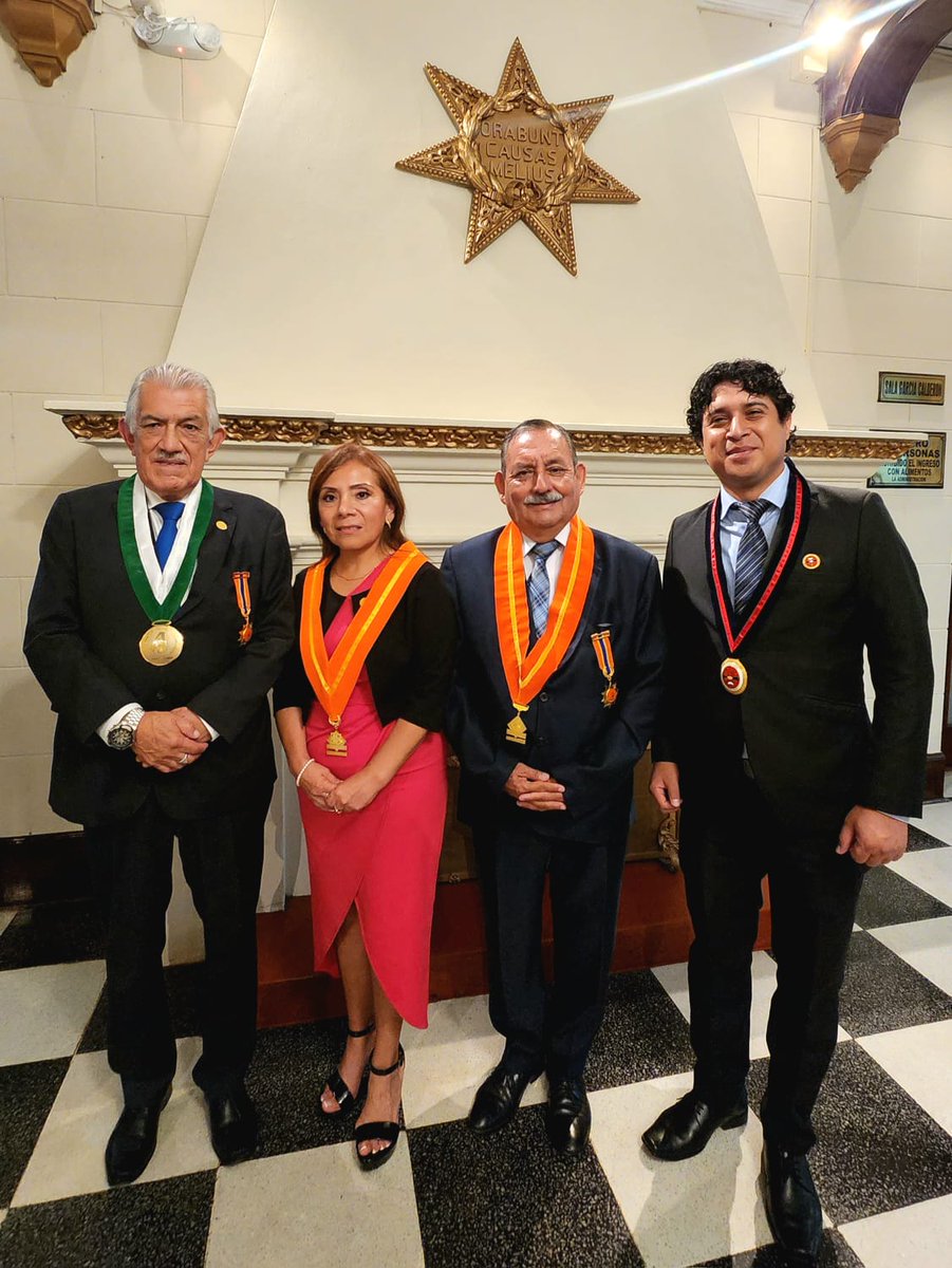 ColiturLima's tweet photo. #COLITURLIMA participó de la juramentación de la nueva Junta Directiva de CONREDE Lima, liderada por la Mg. Maria Isabel Portuguez Cuya como Presidenta, Dr.Cesar Humberto Bazán Naveda como Vicepresidente, Lic. Jessica Huamán Vilca como Tesorera y Blga.Massiel Regal Alcalde, vocal https://t.co/fNT09FICEW