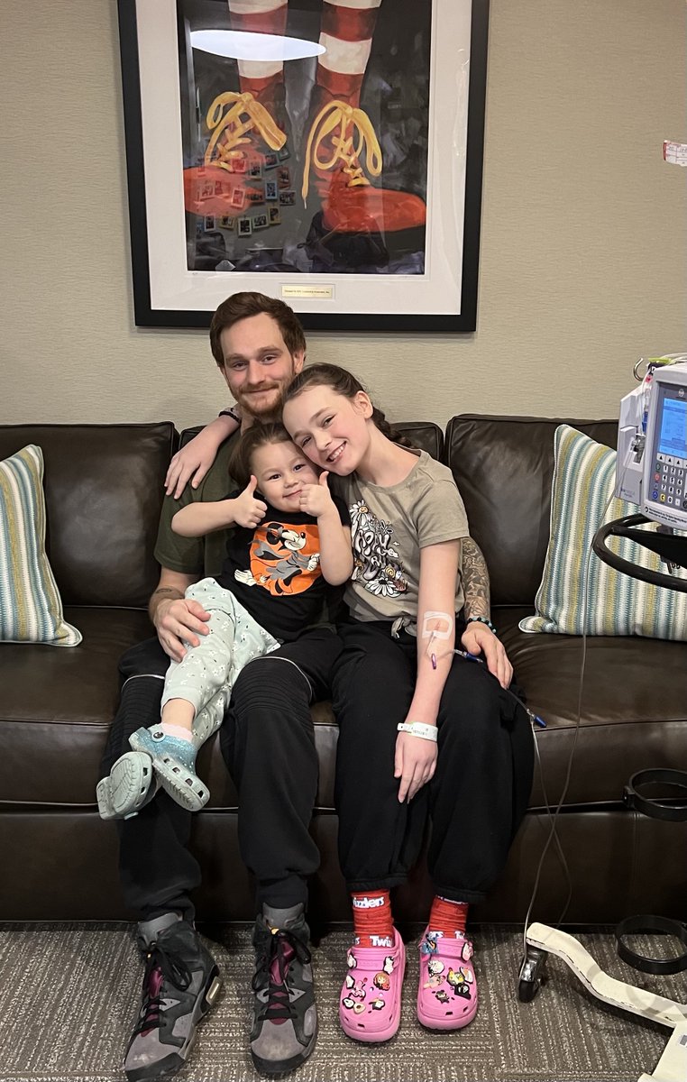 Two thumbs up for family time in our Family Room! 👍❤️ #MissionMonday #KeepingFamiliesClose