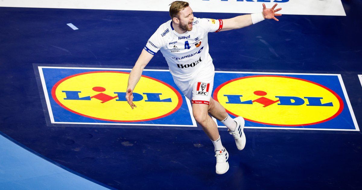 DHB_Teams's tweet photo. Da war Feuer drin! 🔥 

Island 🇮🇸 schlägt Kroatien 🇭🇷 35:30 und sichert sich die ersten zwei Punkte in der Hauptrunde! 

📸 @kolektiffimages/ EHF #CROISL #HERETOPLAY #Handball @EHFEURO https://t.co/YnPZFrIXy1