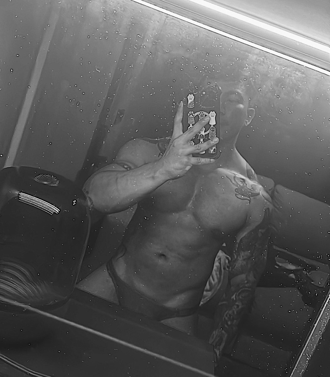AumSeangproh's tweet photo. 💣😴 https://t.co/vZheThipmR