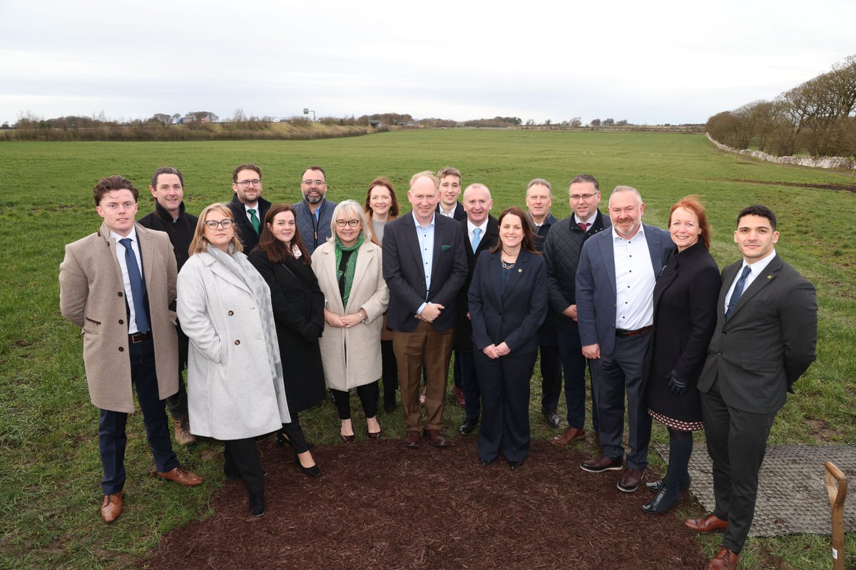 A milestone day in #Athenry on Friday as Minister @simoncoveney and Minister @daracalleary officially broke ground on Dexcom's 40,227sqm manufacturing facility which will be built on a 32ha IDA landbank and will lead to the creation of 1,000 new jobs @GalwayCoCo @IDAIRELAND