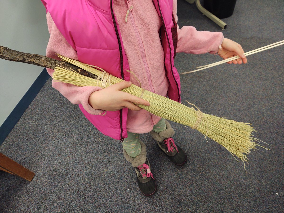sfpl's tweet photo. A packed house for #KidsNatureParty at #LaFargeLibrary to learn the traditional art of #BroomMaking! We learned about the seasonal rhythm of #broomcorn harvesting & how to make their own unique brooms out of dried broomcorn, sisal twine, peacock feathers, and found branches. https://t.co/TKVsTjPh3X