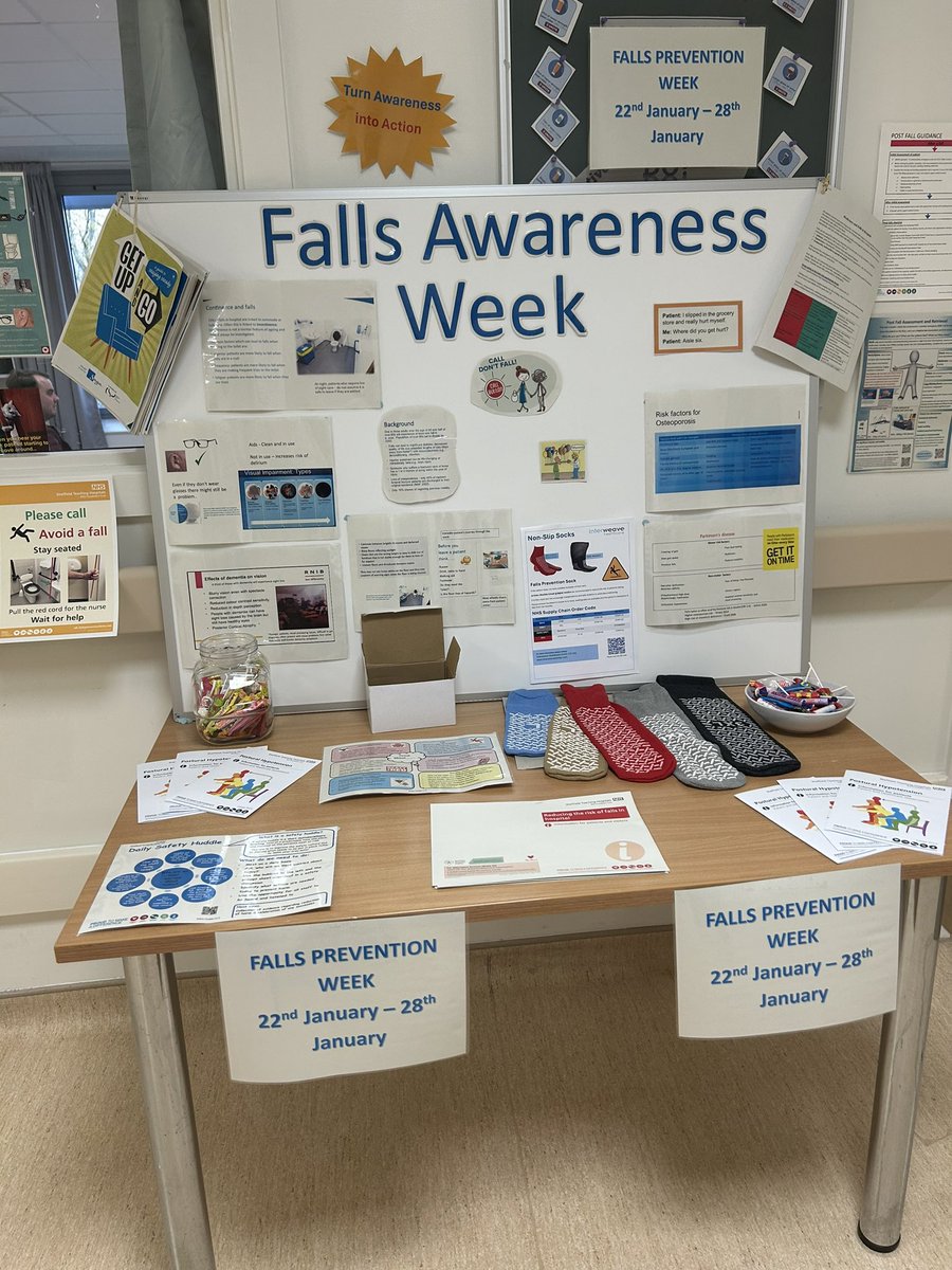 It’s Falls Awareness Week on Robert Hadfield 4 👣 Promoting awareness to our colleagues, patients and relatives. 👩🏽‍🏫🧑‍🏫 thank you to the team on RH4 and the STH falls team for their ongoing support.