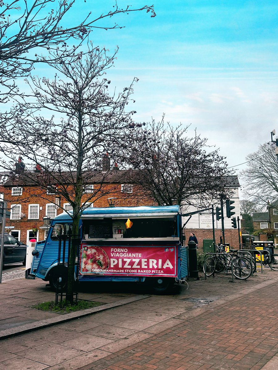 Craving pizza? 🍕 Nestled near the Common in Wimbledon Village, Forno Viaggiante is a mobile pizzeria serving up authentic, stone-baked pizza, made fresh on the spot! Also available hire for any occasion! #londonpizza #pizzavan #wimbledonvillage