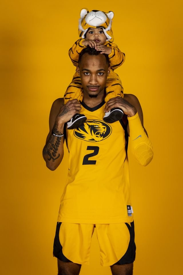 CBKReport's tweet photo. College Basketball Players Shooting 50/40/90:

Tamar Bates - Missouri https://t.co/zb1FgpjB6r