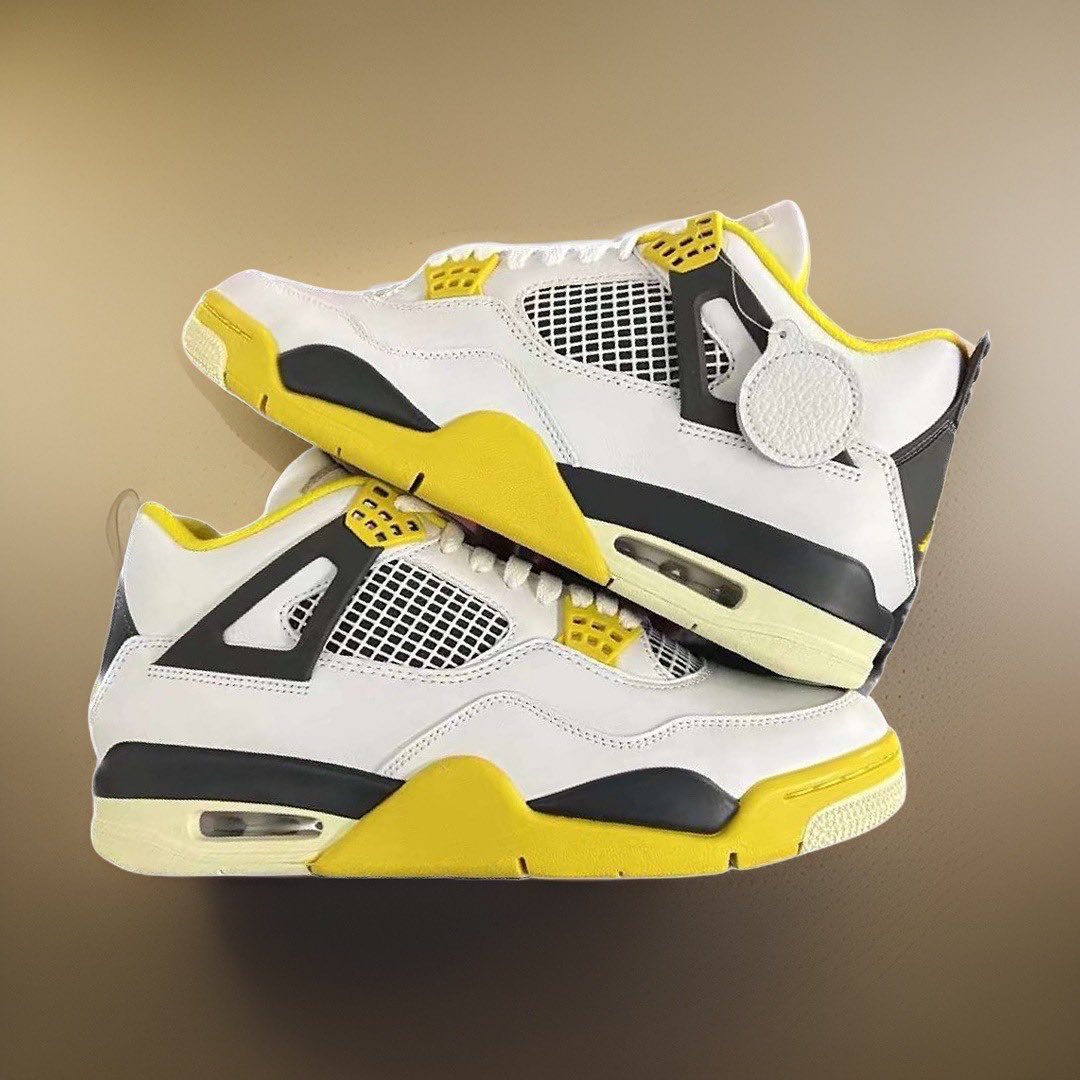 First Look at the 2024 Air Jordan 4 Retro "Vivid Sulfur" 💛🖤 bit.ly/3qiKwx8