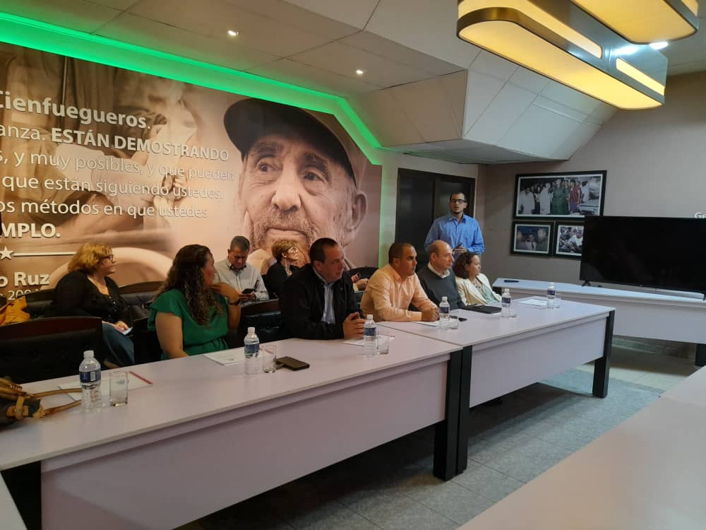 MINSAPCuba's tweet photo. Ministro de Salud Pública de Cuba, Dr. José Angel Portal Miranda inicia visita de trabajo a la provincia de Cienfuegos en el Hospital Gustavo Aldereguía Lima, institución que próximamente celebrará  45 años de fundada por nuestro Comandante en Jefe  #FidelPorSiempre . https://t.co/Ly4rMBSa6G
