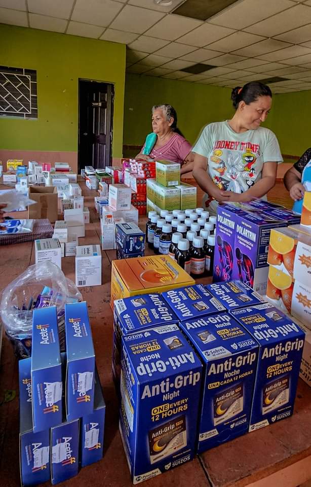 CD_ESA's tweet photo. Brigada de salud en el Cantón Santa Lucía, de Ciudad Arce. 
Vota por Edith Mireya Monterrosa, candidata a Diputada por PARLACEN, casilla #1.
Vota por Silvia Tobar, candidata a Alcaldesa por La Libertad Centro.
#VotaPorReneVasquez #Candidato #Diputado #Casilla1 #LaLibertad https://t.co/sL71UpBmA8