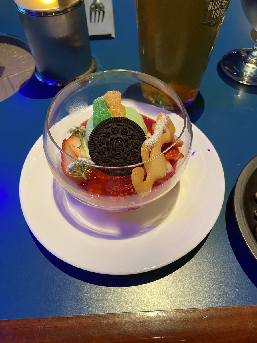 takemas13928201's tweet photo. ジャズと新しいビートと組み合わせてこれまでと違うものを生み出そうとするのではなく、そういったことは既に前提で、とても自然にそういったビートで構成した楽曲をコンポーズしていて、ポップささえ感じさせるところが彼らの凄さだと思う。
#DOMi #JDBECK #ドミ&#JD・ベック #ブルーノート東京(2/3) https://t.co/87EUECP8QD