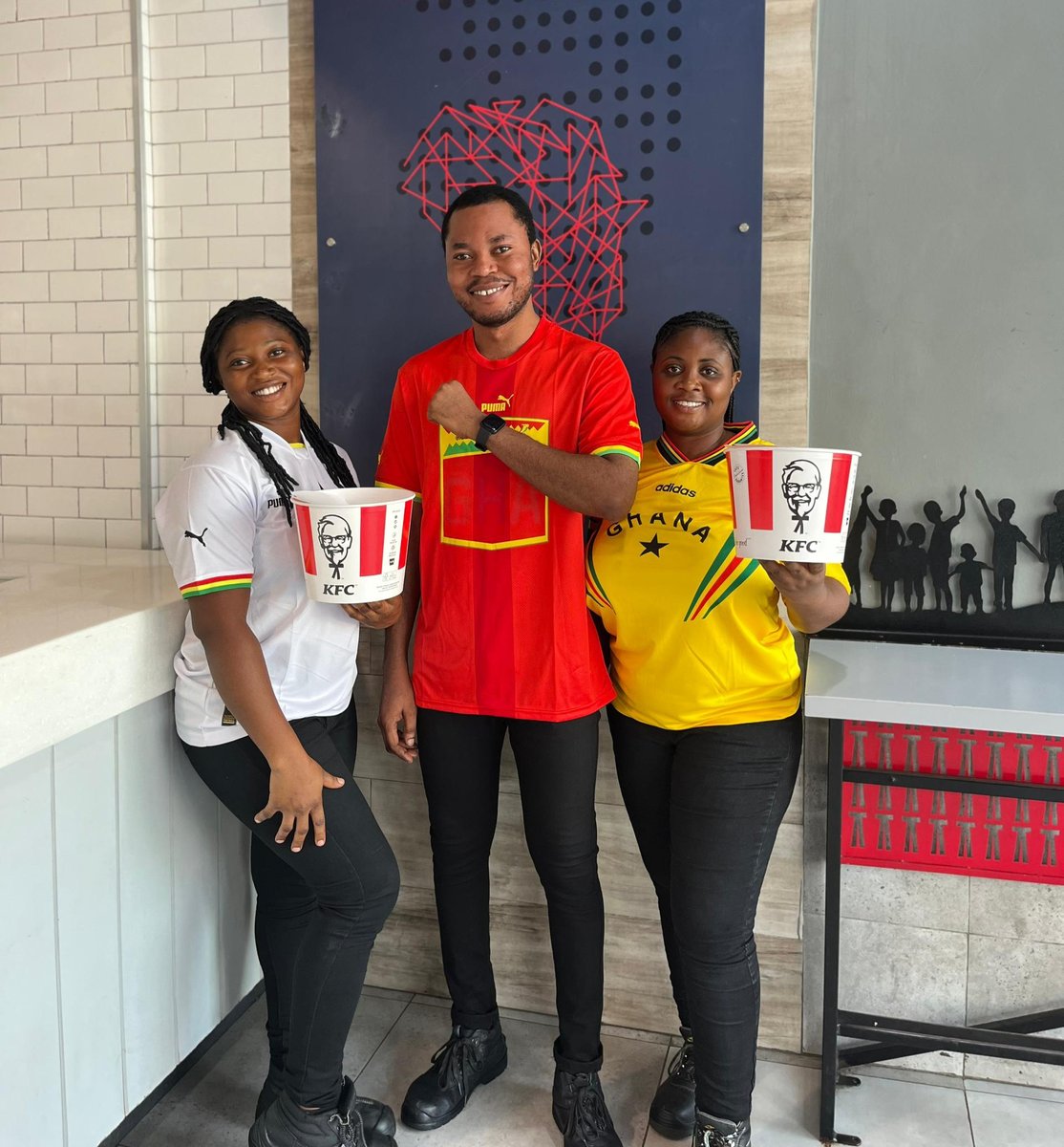 Onto the next game! Go for victory, #Blackstars 🇬🇭 💪🏾⚽ What's your prediction? Comment below! We will select five correct predictions and each winner will receive our Streetwise 2 + Free Drink. Don't forget to Like, Retweet and add hashtag #KFCGhana to make it valid. #AFCON2023