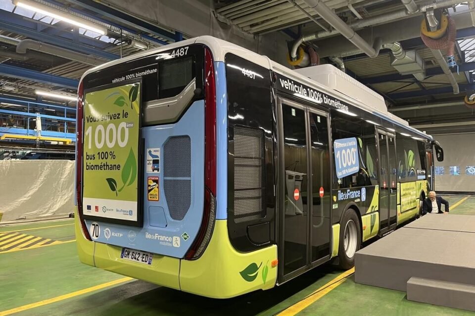 gd4s_eu's tweet photo. BioCNG and LNG has been growing strongly over the last decade and their is now more than 20 000 vehicles and 4000 stations in the EU. For #Paris only, more than a thousand bio NGV buses. #mobillity #HeavyDutyVehicles #EU #sustainability #bimethane https://t.co/qyn0ma650A