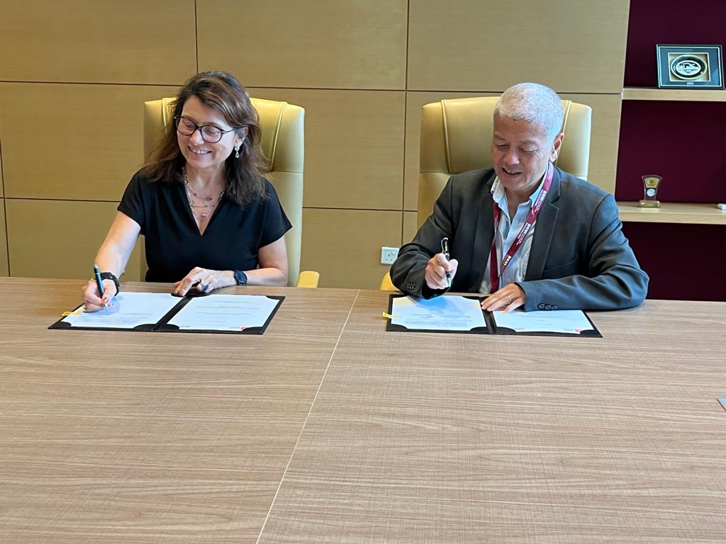 GVAGrad's tweet photo. Institute Director Marie-Laure Salles renewed student exchange with National University of Singapore at the 2024 APSIA Deans Meeting in Singapore. The session also explored #AI and the future of International Affairs education. #APSIA #GlobalEducation
https://t.co/kzTwcjpNMz https://t.co/wOaSPzRpX3