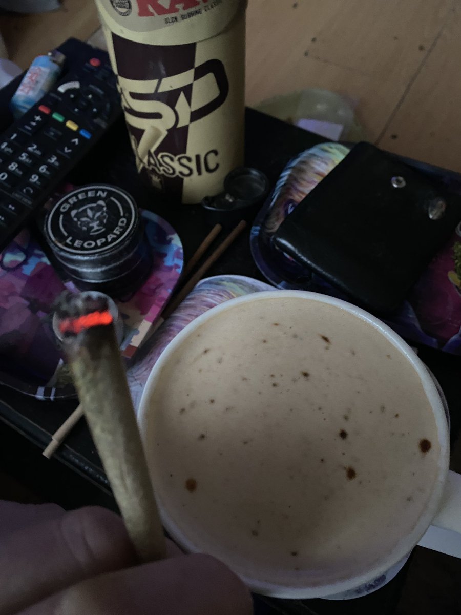 Greengiggles420's tweet photo. Happy @420 from the Emerald Isle whoever you are wherever you are Enjoy #cannabisculture #CannabisCommunity #CannabisNews #@420 #CannaLand #StonerFam #growyourownweed #CoffeeTime #LegalizeIt #FDepression #PPP #@special_k_nft #Loki2 #wakeandbake #Medical #Tsttoos #Piercings #Pits https://t.co/ZKbbCMIbwh