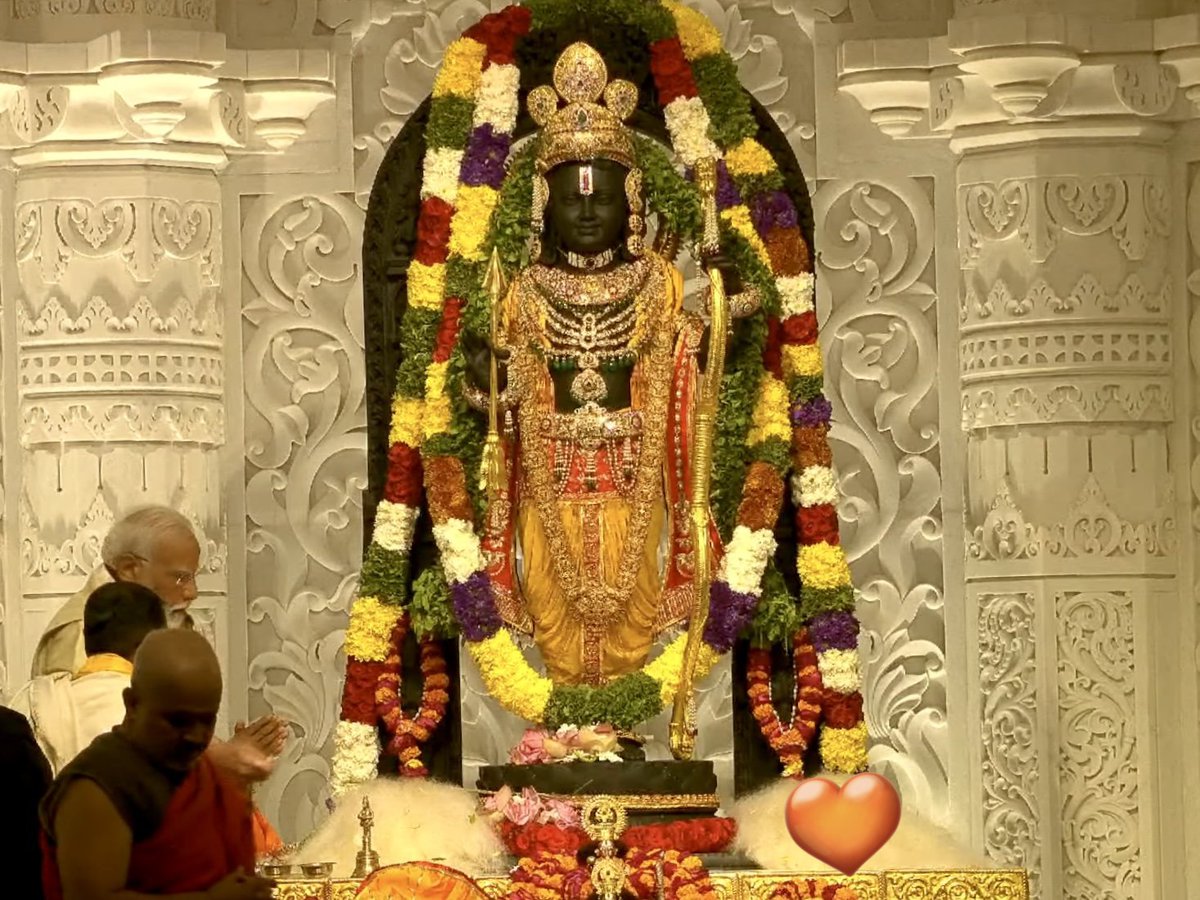 PrabhuWin6's tweet photo. History being witnessed in 21ˢᵗ century, on 22ⁿᵈ JAN 2024 ( Monday )
Divine Belief of millions / crores of people on this sacred land has been established &amp; fulfilled. Thanks
#Hindus
#RamTemple
#RamMandir
#JaiShriRam
#ஜெய்_ஸ்ரீ_ராம்
#RamLallaVirajman
#RamMandirPranPrathistha https://t.co/RPXndRvP4u