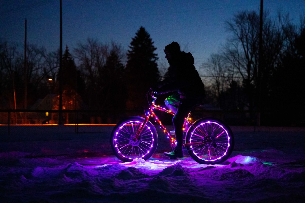 It's important to stay visible and safe on the road, even during the winter. So get those lights installed, embrace the cold weather, and keep pedaling!
#brightzlights #bikelights #bikeride #snowday