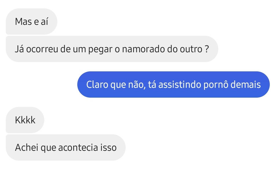 Porque gays são assim?
Juro, tô tão acostumado com isso que consigo captar a real intenção e até prever onde a pessoa quer chegar desde a primeira pergunta sobre eu ser gêmeo.
Vou dando corda só pra pessoa se enforcar e eu dar um fecho no final.