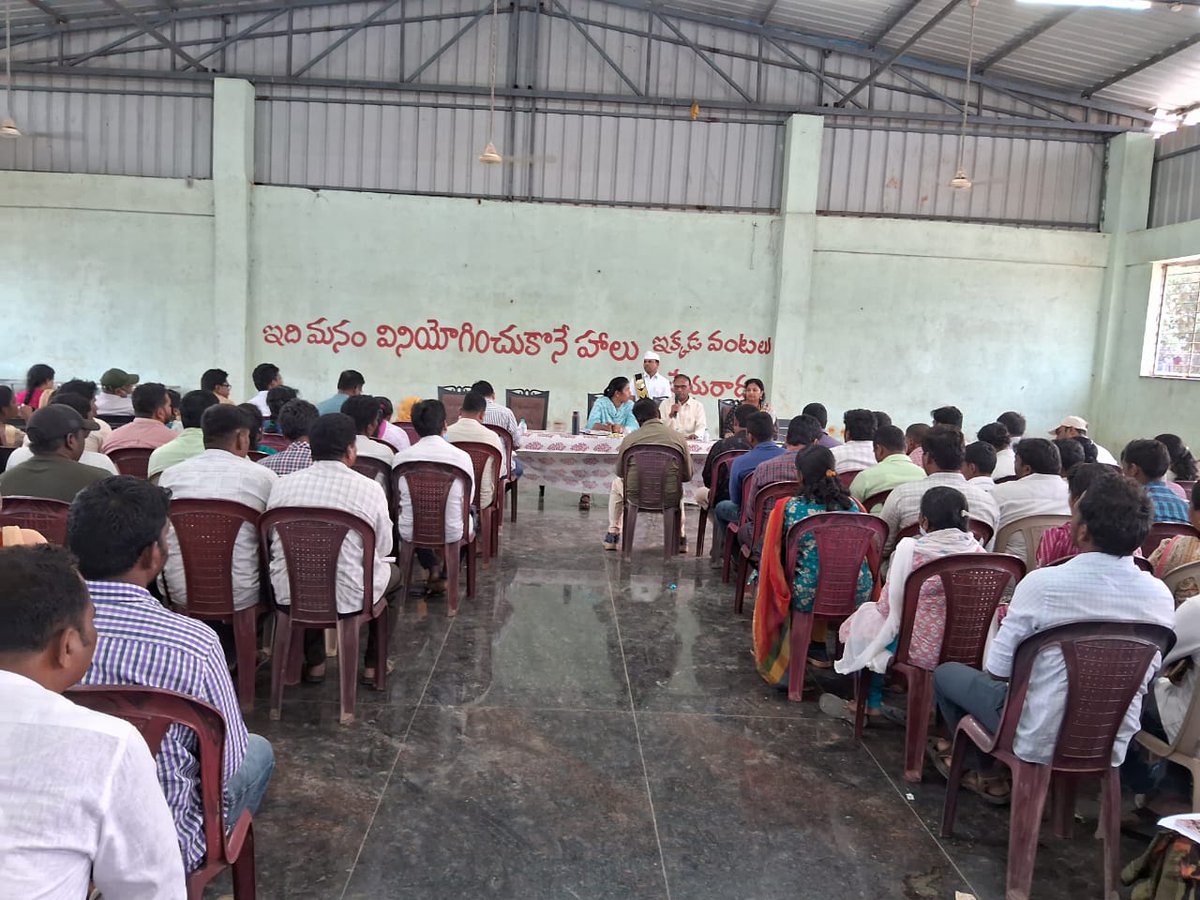 aclbmulugu's tweet photo. Sanitation review Meeting with MPOs  and Panchayat secretaries on Medaram #SammakkaSaralammaMahaJathara2024 
#TribalFest 
#Medaram2024 
@CollectorMulugu @seethakkaMLA @revanth_anumula @KondaSurekha https://t.co/JcynsVyNDE