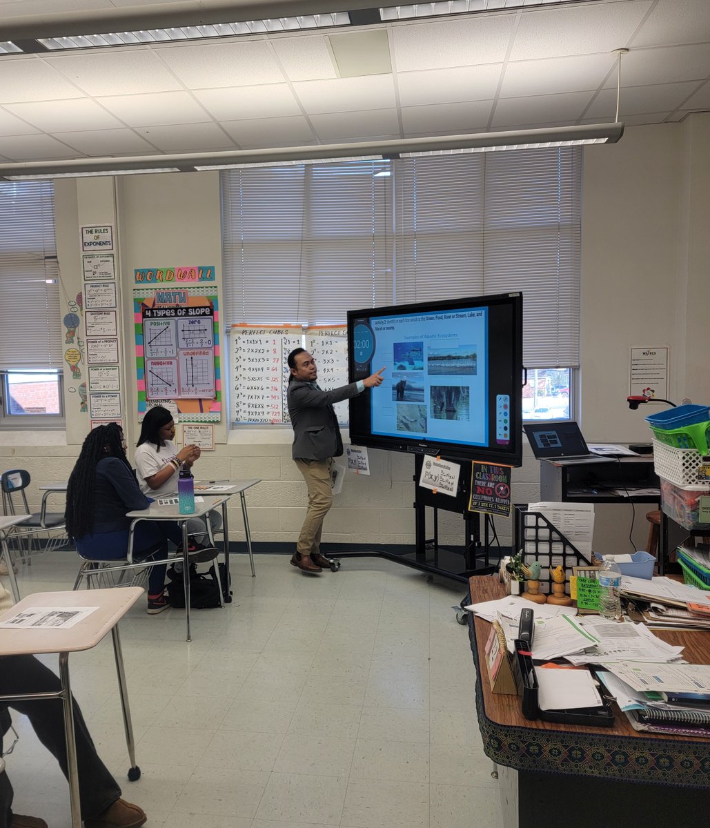 msms_bulldogs's tweet photo. Students' collaboration and whole class participation in action in Mr. Ani's 8th Grade Science Class. Students learn about Aquatic ecosystems.
Because #msmsistheplacetobe #scienceislife #studentengagement #highschoolready https://t.co/lz6eza9e6P