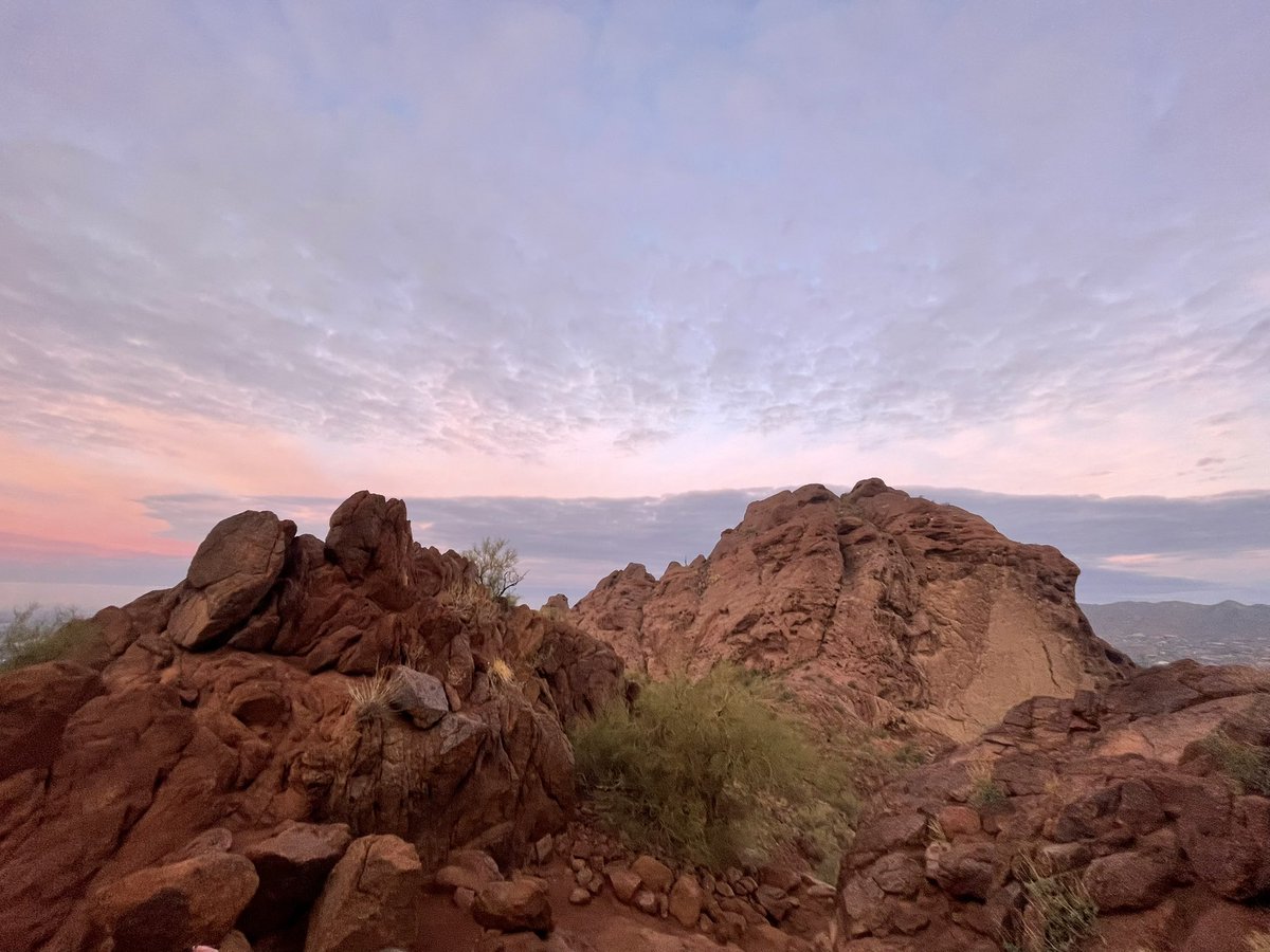 JennCLaws's tweet photo. Sunrise hike up Camelbak!
@VUMCPICU https://t.co/gNEDCDuby1