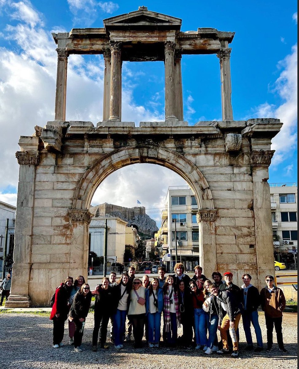 Harding_Abroad's tweet photo. HUG recently kicked off the spring study abroad semester! Here they are with the Arch of Hadrian in Athens! #HUintl @HardingU https://t.co/DYm91svaHk