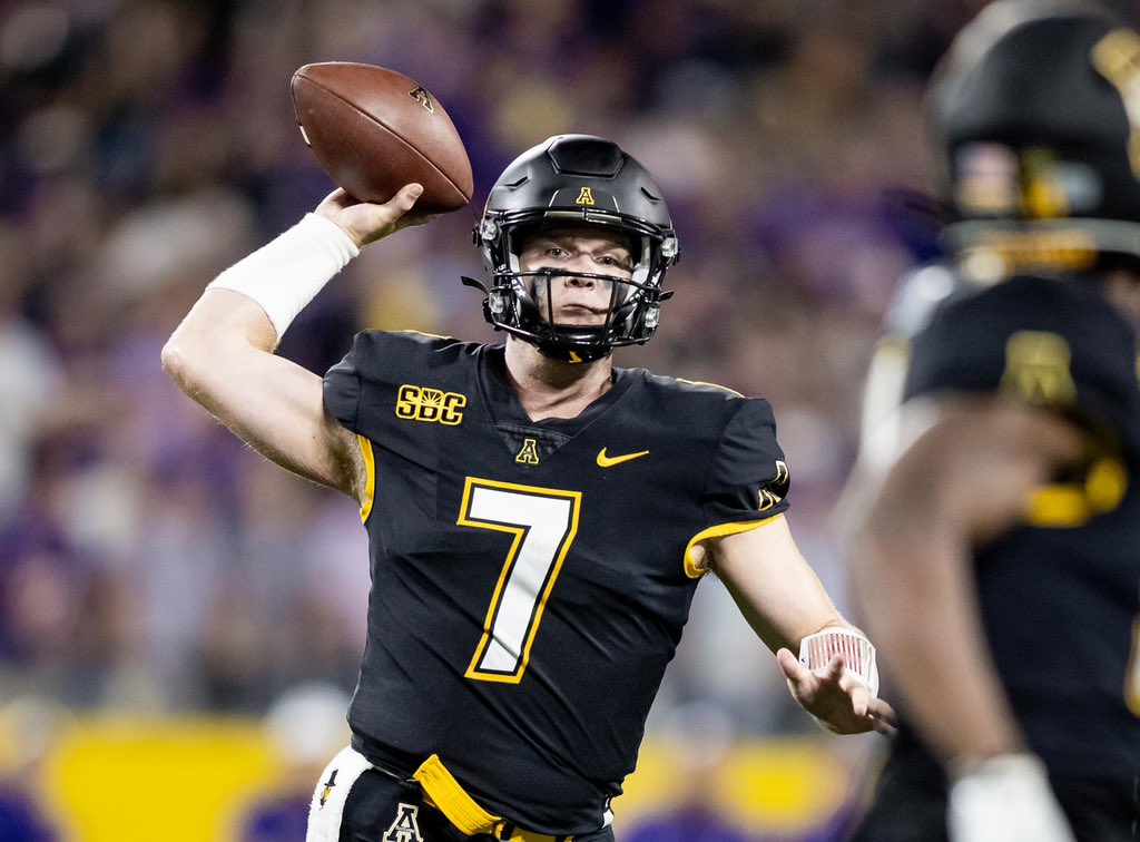 masonholtzclaw1's tweet photo. Blessed to receive an offer from @AppState_FB @coach_sclark @CoachFrankPonce @CoachChadWalker @QBHitList @qbcoachrr17  @SWiltfong247 @Rivals_Clint @RivalsFriedman @adamgorney @sportstalksc @Rivals @Rivals_Clint @lgware @NCEC_Recruiting https://t.co/emfYz7Vd8h