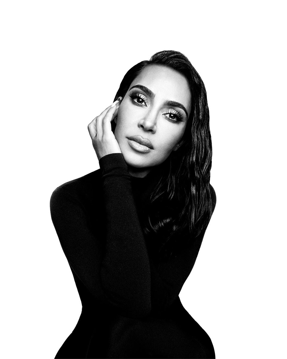 HYPEBEAST's tweet photo. #Balenciaga names Kim Kardashian as its official brand ambassador 👀 https://t.co/bPeb1iOC37