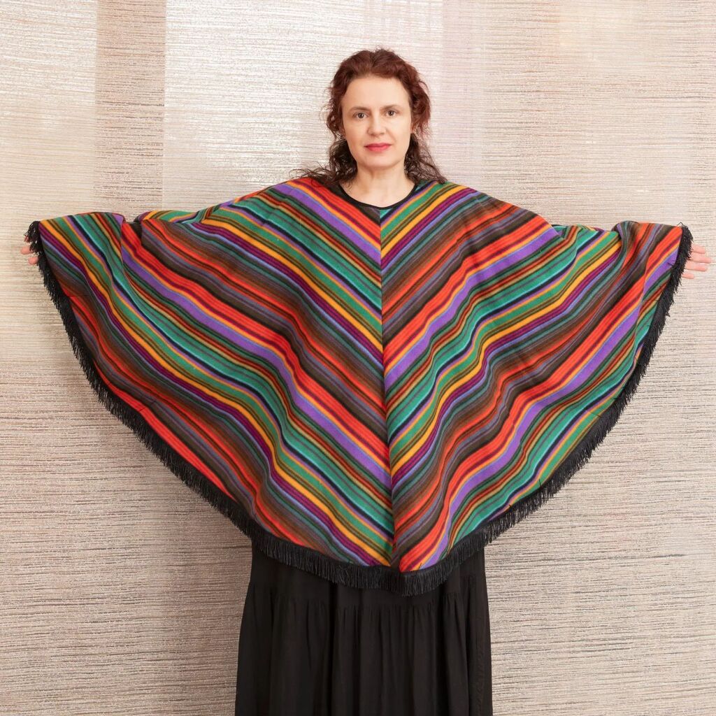 Warm colors ☀
Colorful striped poncho with fringe. 
Very soft fleece fabric, free size
Just added to our shop - link in profile
.
.
.
#bohofashionstyle #bohohippiechicstyle #bohostyle #hippieclothes #bohemianhippie #bohohippiestyle #bohohippiestyle #bohofashion #bohohippie #…