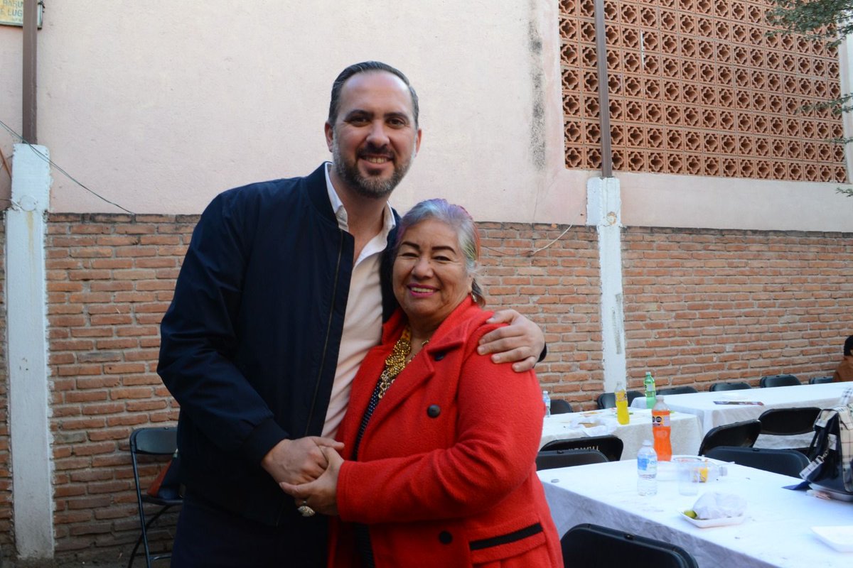 Excelente convivio entre amigos. Me llena de gusto coincidir con ciudadanos tan comprometidos e involucrados en hacer que las cosas sucedan. Estoy seguro de que trabajando en conjunto lograremos grandes cosas. 💼🤝 #YoSiRegreso #SLP