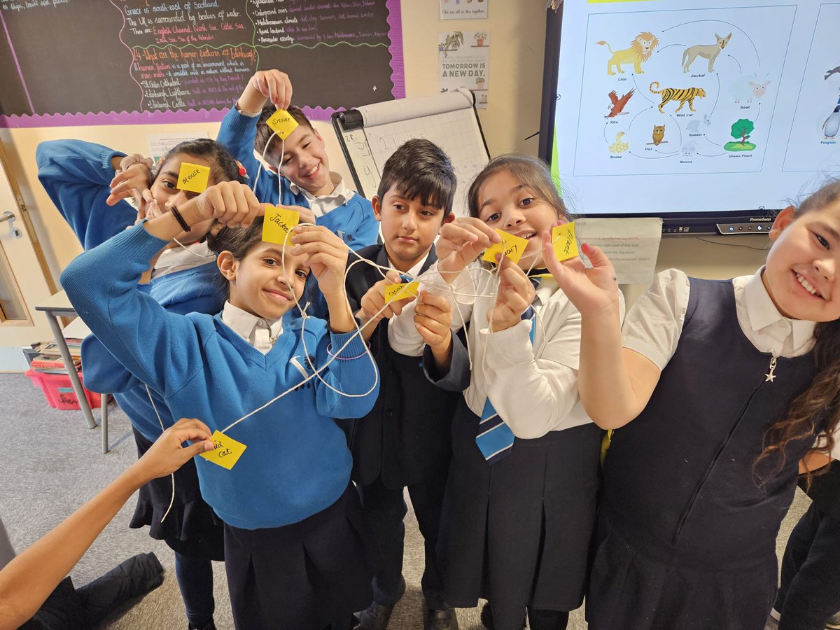 Year4ArkVic's tweet photo. Our year 4 scientists were busy learning about food chains today. Of course we had to create our own food chains and webs. Can spot what eagles eat ? π¦
#year4science @arkvicprimary https://t.co/TmaraO55Cc