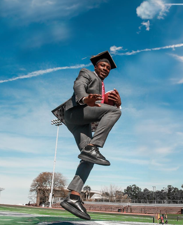 mstrahanbrand's tweet photo. Celebrate your achievements with style. #RaiseYourGame

Learn more about #MichaelStrahanBrand Custom Suits at your nearest @menswearhouse: https://t.co/weAeFzg5a2

📷️ @msamiramckoy @dee0wens

#graduationstyle #customsuits #menstyleguide https://t.co/pHHGKZk0xO