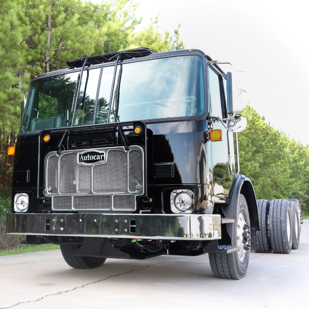 AutocarTruck's tweet photo. Whether it’s picking up refuse or pumping concrete, this workhorse is relentless and built to last.
#Autocar #AutocarTrucks #ACX #CustomEngineered https://t.co/f8Efc5UqTg