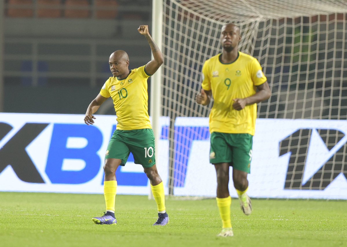 Bafana Bafana midfielder Themba Zwane has received all the plaudits for the big win against Namibia but former Bafana striker Mark Williams hailed Percy Tau for having the nerve to take a penalty again after missing against Mali. Read more ➡️ brnw.ch/21wGhXv