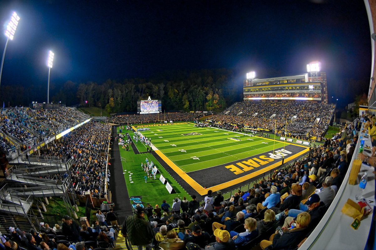 _a_p5's tweet photo. After a talk with @lgware I’m blessed to receive a opportunity to continue my academic and athletic career to @AppState_FB  #GoApp
@CoachChadWalker @_GeoJohns @christschool_fb https://t.co/8pnSoRpi5C