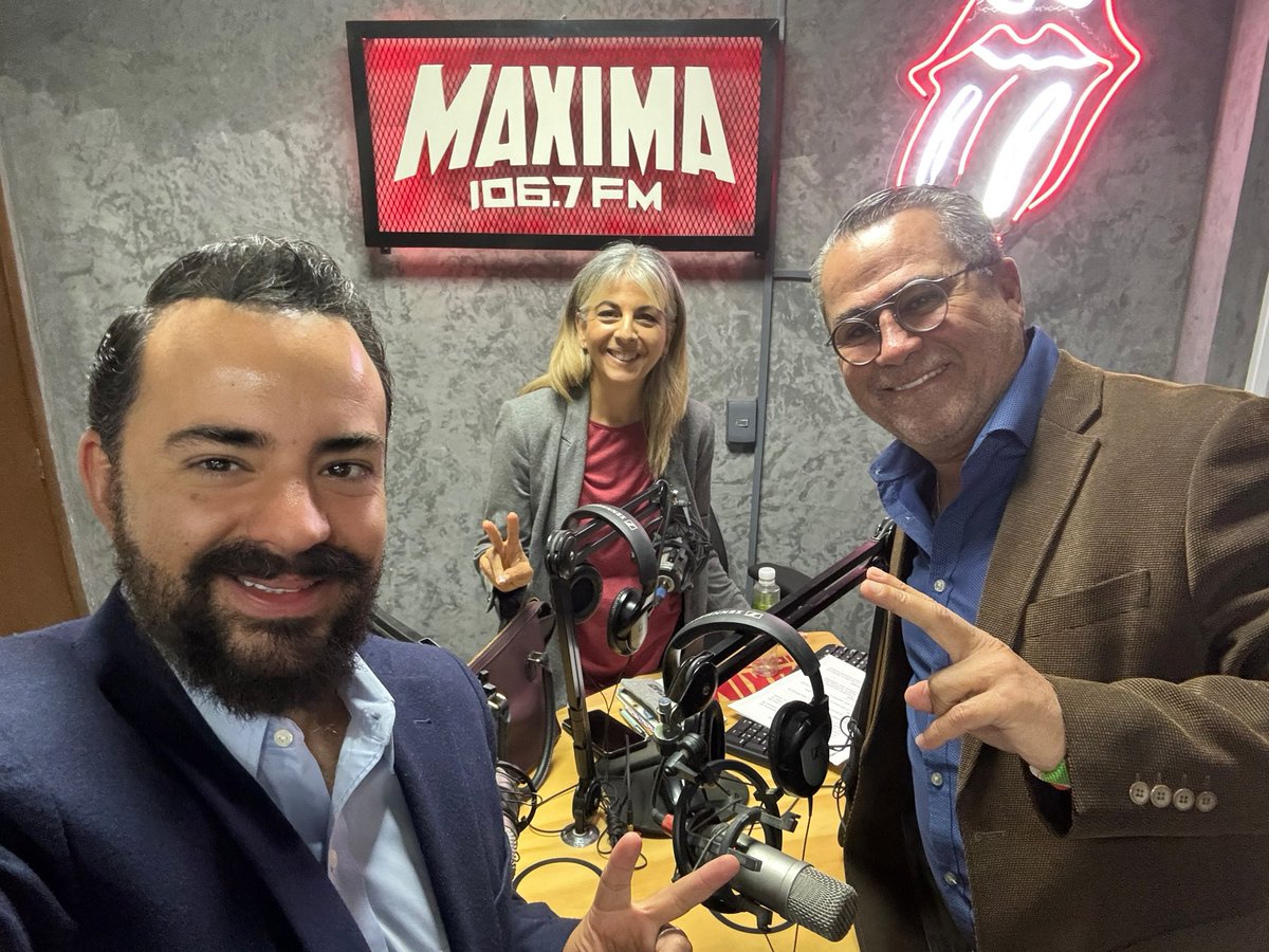 Arrancamos la semana en Cabina en el programa En Frecuencia con el Medio Ambiente con ClaudiaGlezIriarte y SergioAlcalde promoviendo las bondades y beneficios del #GasNatural en el transporte desde <a href="/MAXIMA1067FM/">MÁXIMA 106.7 FM</a>