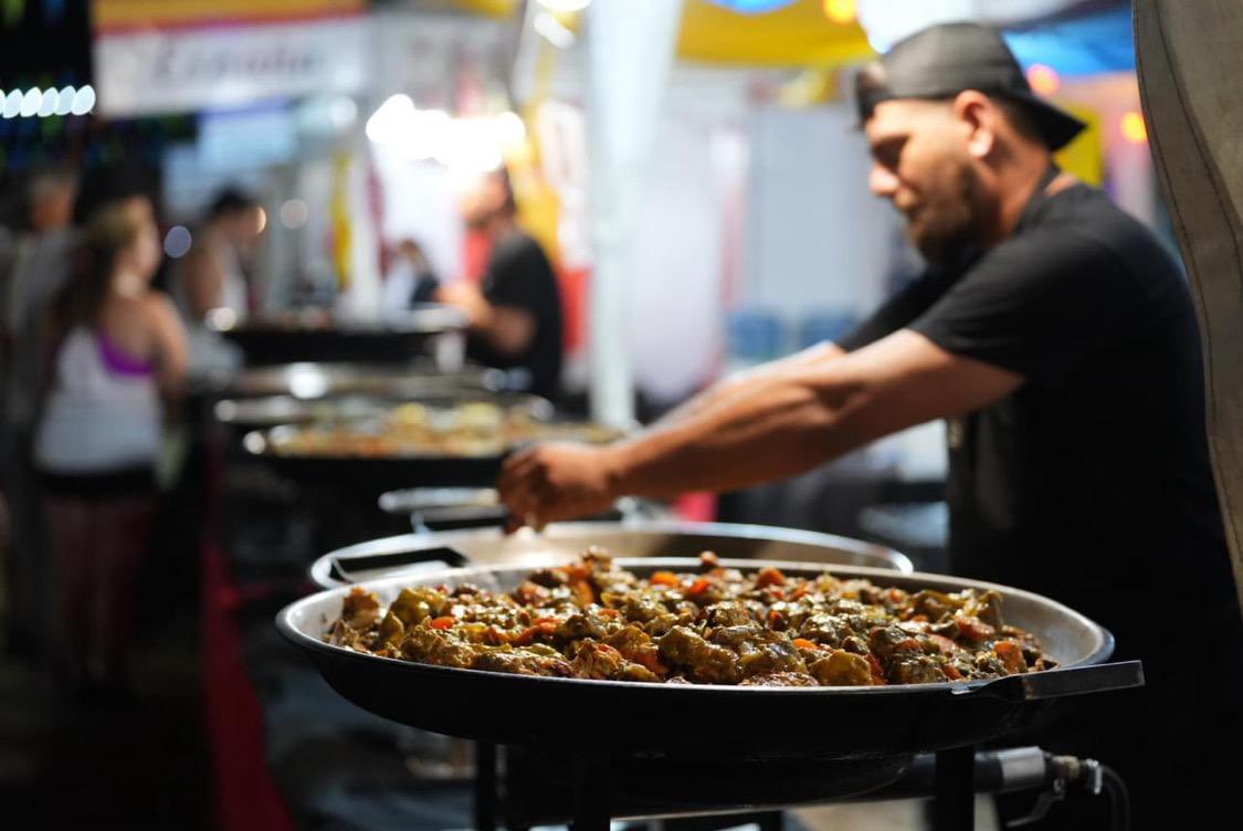 Junín es Vendimia. 🍇🍷 

Gran fin de semana compartiendo con familias de toda la provincia.  Vivimos otra hermosa jornada del Encuentro de las Naciones, disfrutando de la gastronomía, la danza y la cultura de diversos países del 🌎 con un cierre brillante con Los Palmeras.