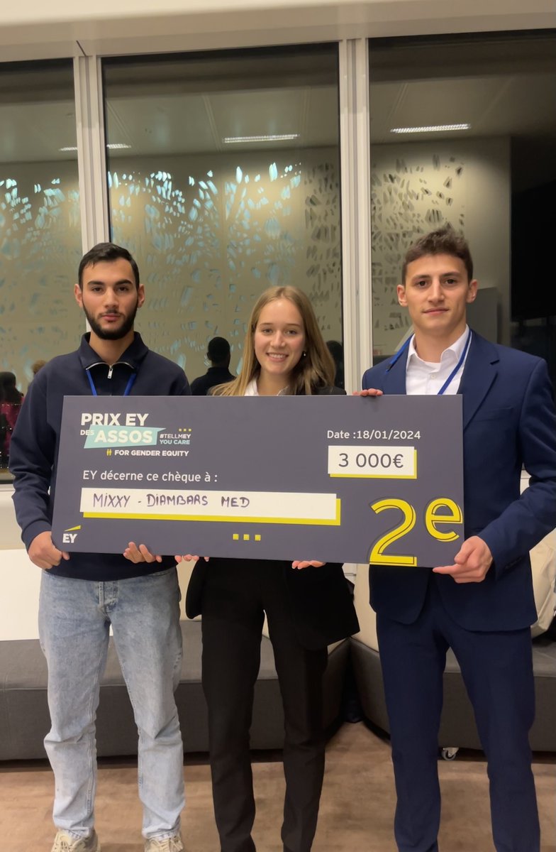 #Engagement  🏆 l Bravo à nos étudiants <a href="/DiambarsMed13/">DiambarsMed</a> qui remporte la 2ème place de l'appel à projet <a href="/EYFrance/">EY France</a>, cat. for Gender Equity.
Leur projet ? "Mixxy Sport" éveille les étudiants en provenance de lycées prioritaires, à la question de l'égalité des genres. #Proud 👏🏻