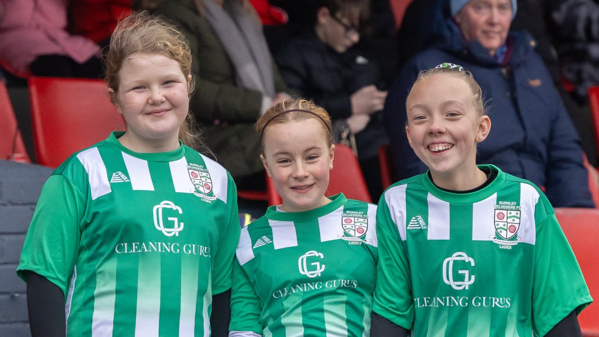 BurnleyFCWomen's tweet photo. It was brilliant to welcome Belvedere Whites Girls U11s to our game yesterday! They were amazing mascots for our players 😁 https://t.co/QlJmTzAtHK
