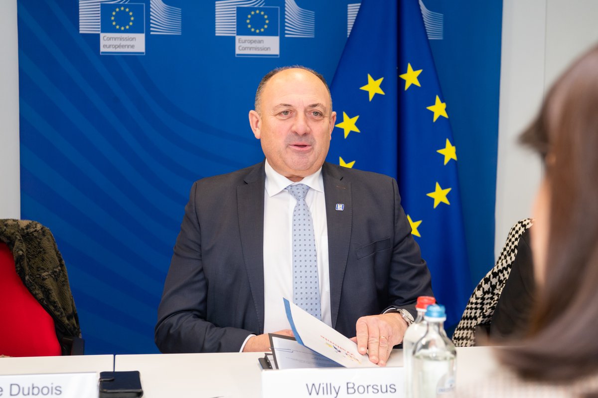 Ili_Ivanova's tweet photo. 🇪🇺🤝🇧🇪 Échanges fructueux sur les sujets prioritaires pour la présidence belge avec Willy Borsus, VP de la Wallonie et ministre en charge de la R&amp;I:
✅valorisation des connaissances
✅évaluation d'Horizon 2020
✅sécurité de la recherche

Hâte de collaborer avec @EU2024BE ! https://t.co/wAtGEb2oTa
