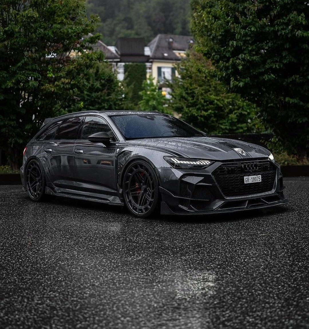 WorldWideCarsTM's tweet photo. Audi RS6 ⚜️ https://t.co/ozdcq319xJ