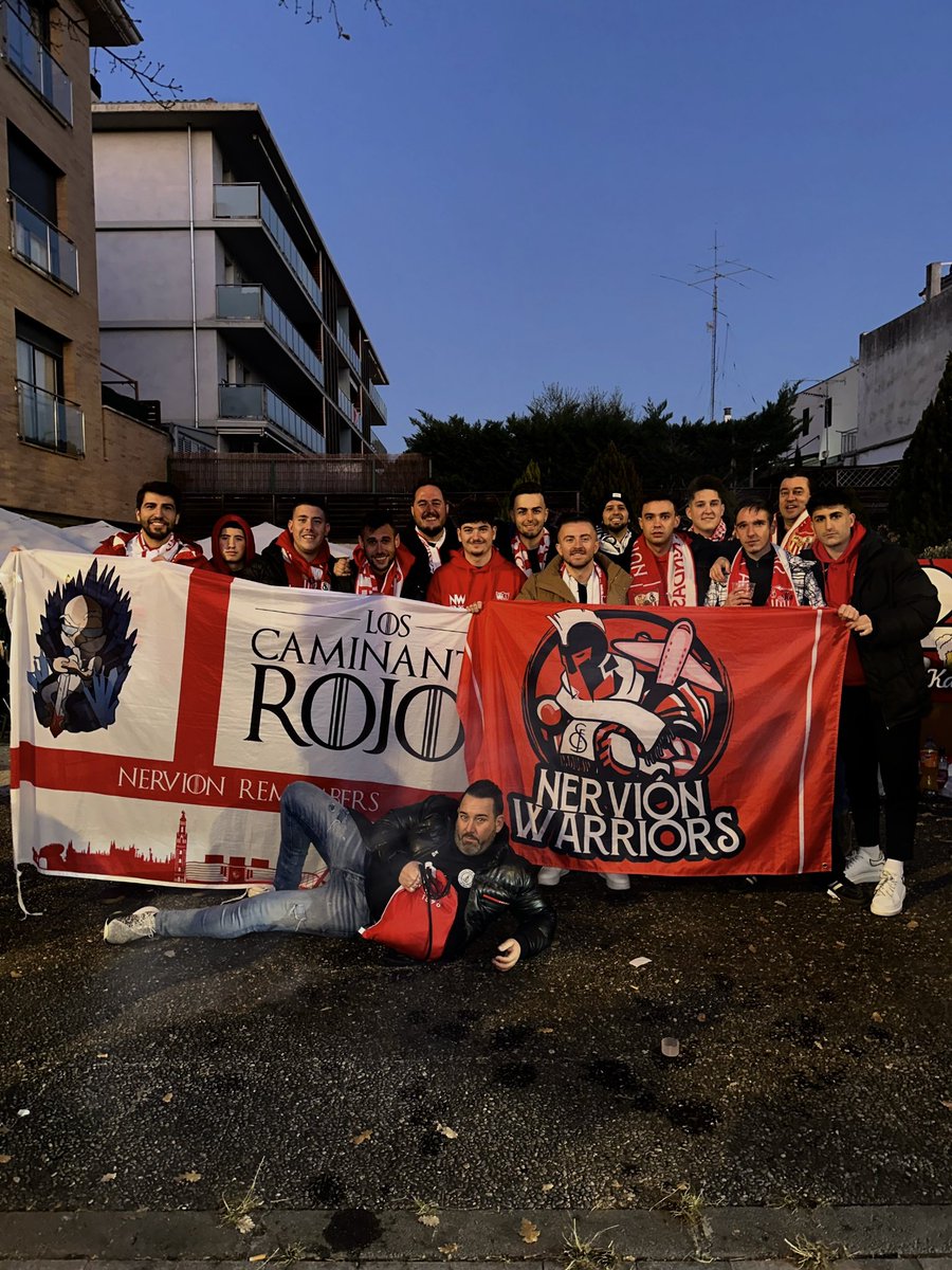 guillemp24's tweet photo. Girona - Sevilla 
@NervionWarriors 
🤝
@CaminantesRojos 

21/04/2024 https://t.co/q1WxtTf6Of