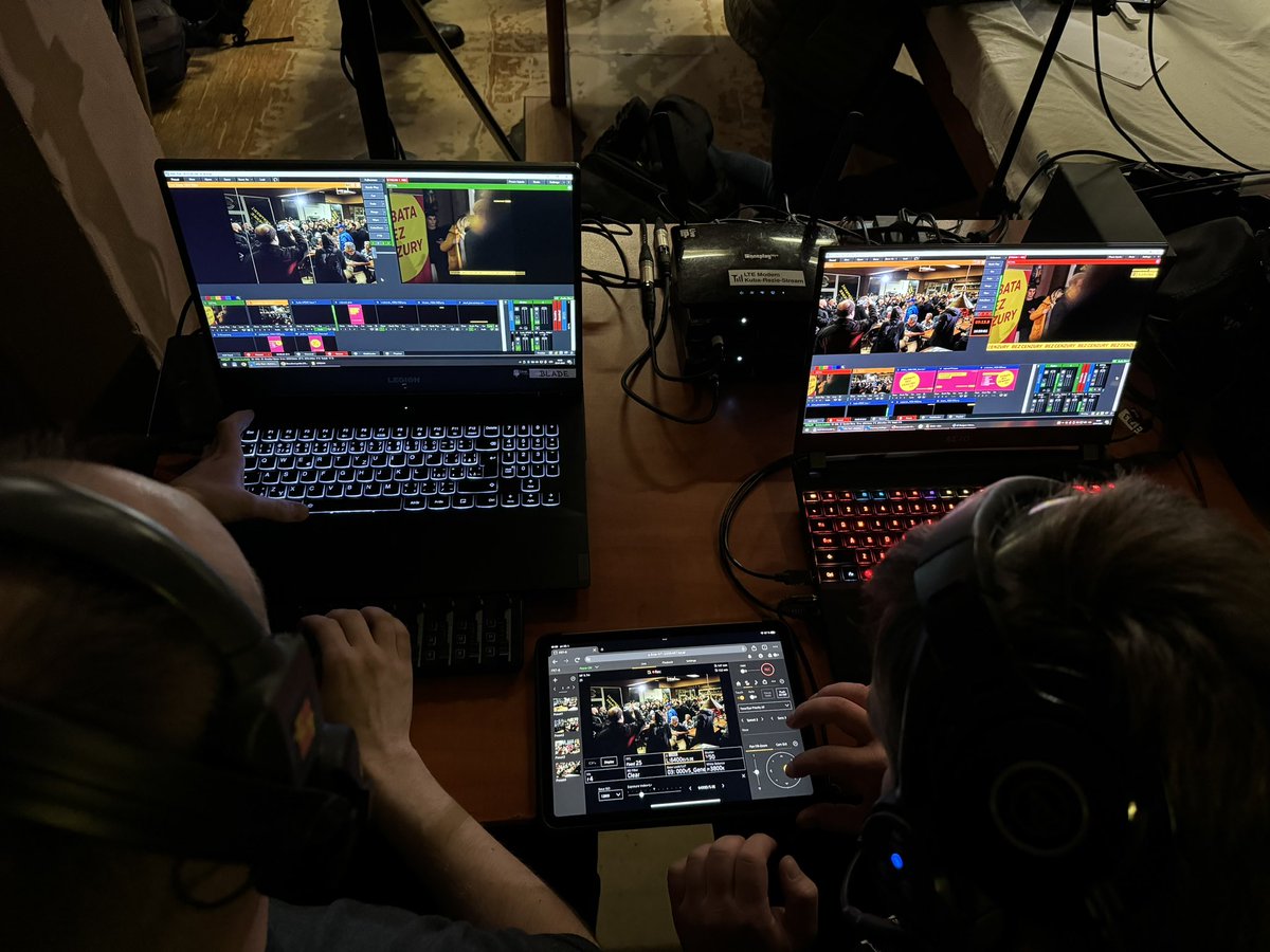 rikejmisebi's tweet photo. Dneska vysílame s @fameplay_live živák @Vit_Rakusan z Karviné. Je tu plno, plno tak plno, že se k vlastní režii musim tlačit přes lidi. Další vlákno ⬇️ https://t.co/YMHFwc9euH