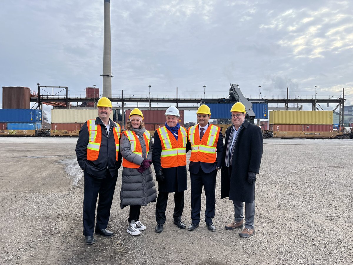 Congrats to Hamilton Container Terminal on today’s rail service launch! This intermodal rail service will connect Hamilton to Montreal, removing 200 trucks from the skyway everyday, amounting to 70,000 meteoric tones of carbon savings. I am so proud of Amandeep and the amazing /2