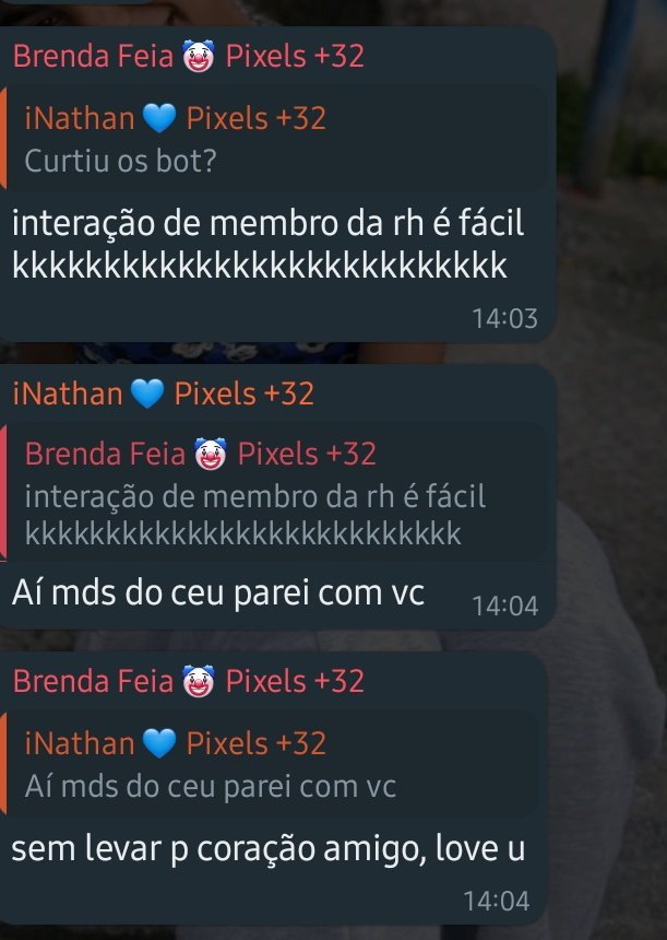 _fofocashabblet's tweet photo. Brenda troca de farpas com #LocutoriNathanNaRH em GP Habblet. Afirmando que só fake escuta ele e ele desafia os ouvintes a interagir com a mesma "#FORABRENDA" e o quarto foi a loucura.
Kkkkk
Desculpa Brendinha mas a #MinhaCâmeraNãoFocaEmCanceladaPeloCancelado. https://t.co/5aTyygnCu6