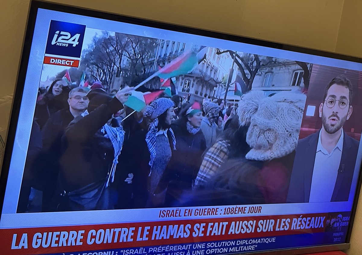 Jenny14800's tweet photo. #SimonMoos sur #I24 pr défendre #Israël sur les réseaux sociaux en France ou ailleurs :
il reçoit aussi des messages de soutien de personnes arabes ou musulmanes ou des messages plus nuancés ou moins manichéens.
bravo à lui . https://t.co/qKqUIlOWiI