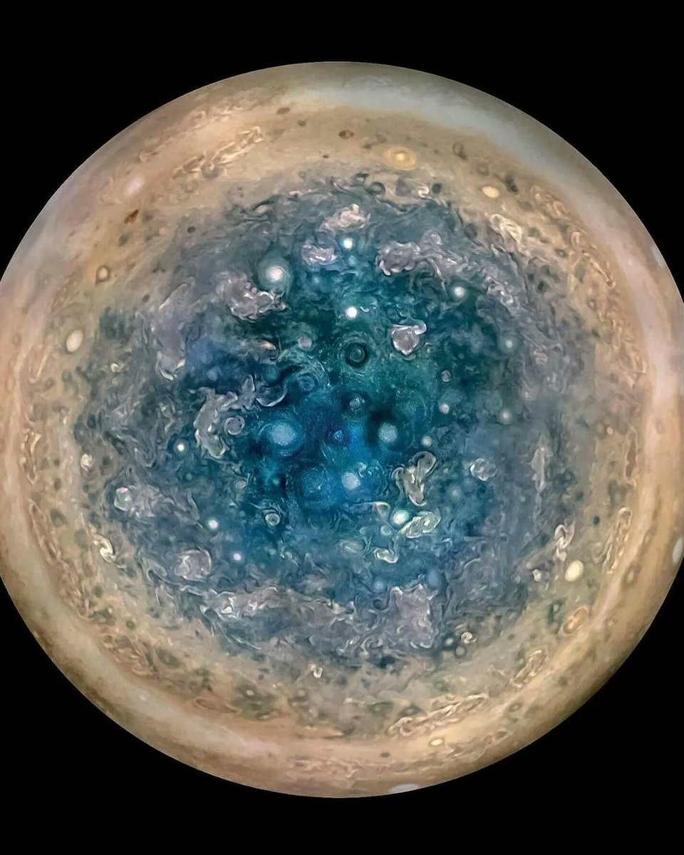 abdulateep786's tweet photo. Juno spacecraft was captured clearest pictures of Jupiter.

#Jupiter #planet #earth #earthpix #wealth0.2 #spacex #space #world #universe #pictures #captured #spacecraft #juno #elonmusk #elonmuskspacex https://t.co/iOPDExsQI1