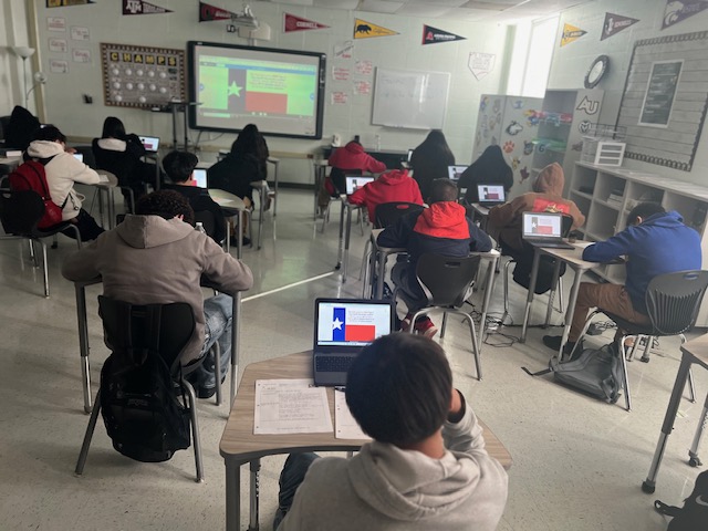AVIDHornets's tweet photo. @AVID4College students are learning the benefits of joining the armed forces. Lots of Cornell notes and questions about how the G.I. Bill and Hazlewood Act can pay for school and provide on the job training. @AVIDHornets @EISDofSA @EdgewoodLeads @DrH_OnTheEdge @JFKennedyHighS https://t.co/SKpszbjaNy