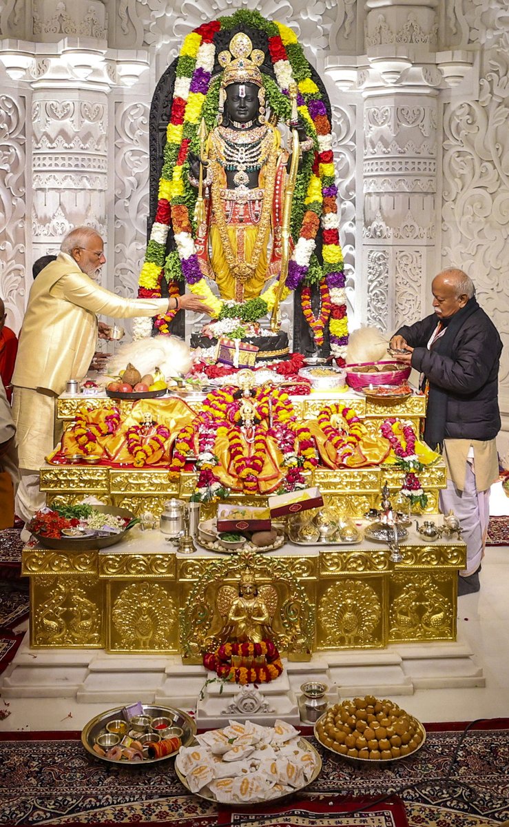 DinamaniDaily's tweet photo. அயோத்தி ஸ்ரீ பால ராமர் சிலை பிரதிஷ்டை விழா - புகைப்படங்கள்
https://t.co/S6vgkOvUoL
#RamarStatue | #RamarTemple | #Ramar https://t.co/Zwd4bA8T4p