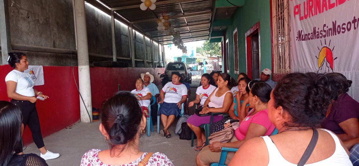 👭✊🏽❤️‍🔥 Red de mujeres en formación. El pasado 17 de enero, compartimos formación con mujeres en la costa de San Marcos. Esto para fortalecer nuestros conocimientos sobre el Estado Plurinacional y el buen vivir.