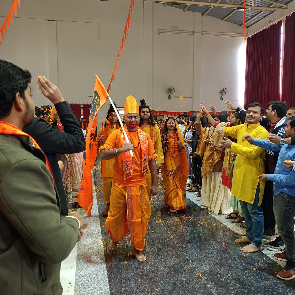 PratapgarhAsmc's tweet photo. डॉ. सोनेलाल पटेल एएसएमसी, प्रतापगढ़ में एमबीबीएस के छात्रों द्वारा श्री राम चंद्र की प्राण प्रतिष्ठा समारोह के उपलक्ष्य में कार्यक्रम का आयोजन किया गया। https://t.co/9chw66s2KJ