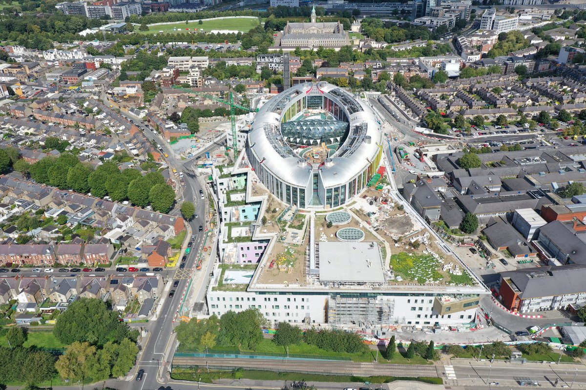 nch_info's tweet photo. The new children's hospital's elevated helipad is complete. It is the first elevated helipad in the country and will have rapid and safe access to key areas of the hospital including Critical Care, Theatre and Emergency Depts. It will also be shared with St James’s Hospital. https://t.co/rCrNZ8wEeY
